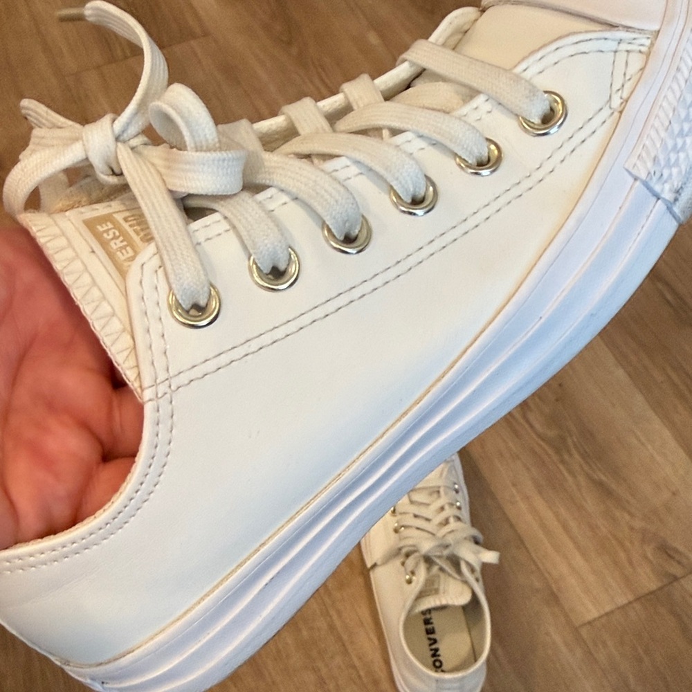 White Leather Low-Top Converse - Picture 9 of 12